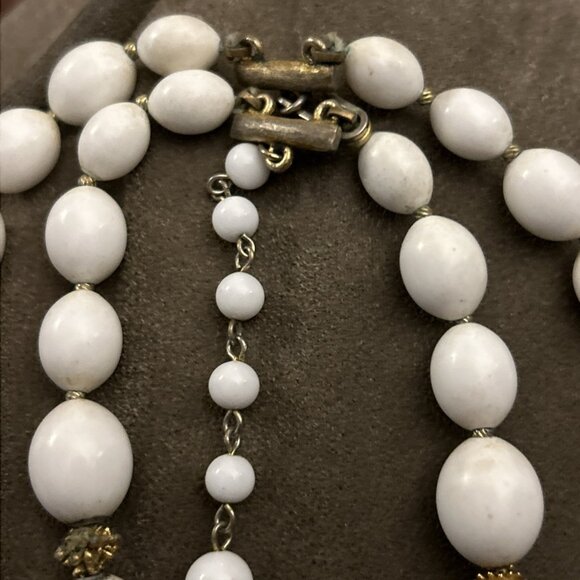 Vtg Double Str 1950’s Crown TRIFARI White Lucite & Gold Bead Necklace Adj Double - Picture 3 of 6